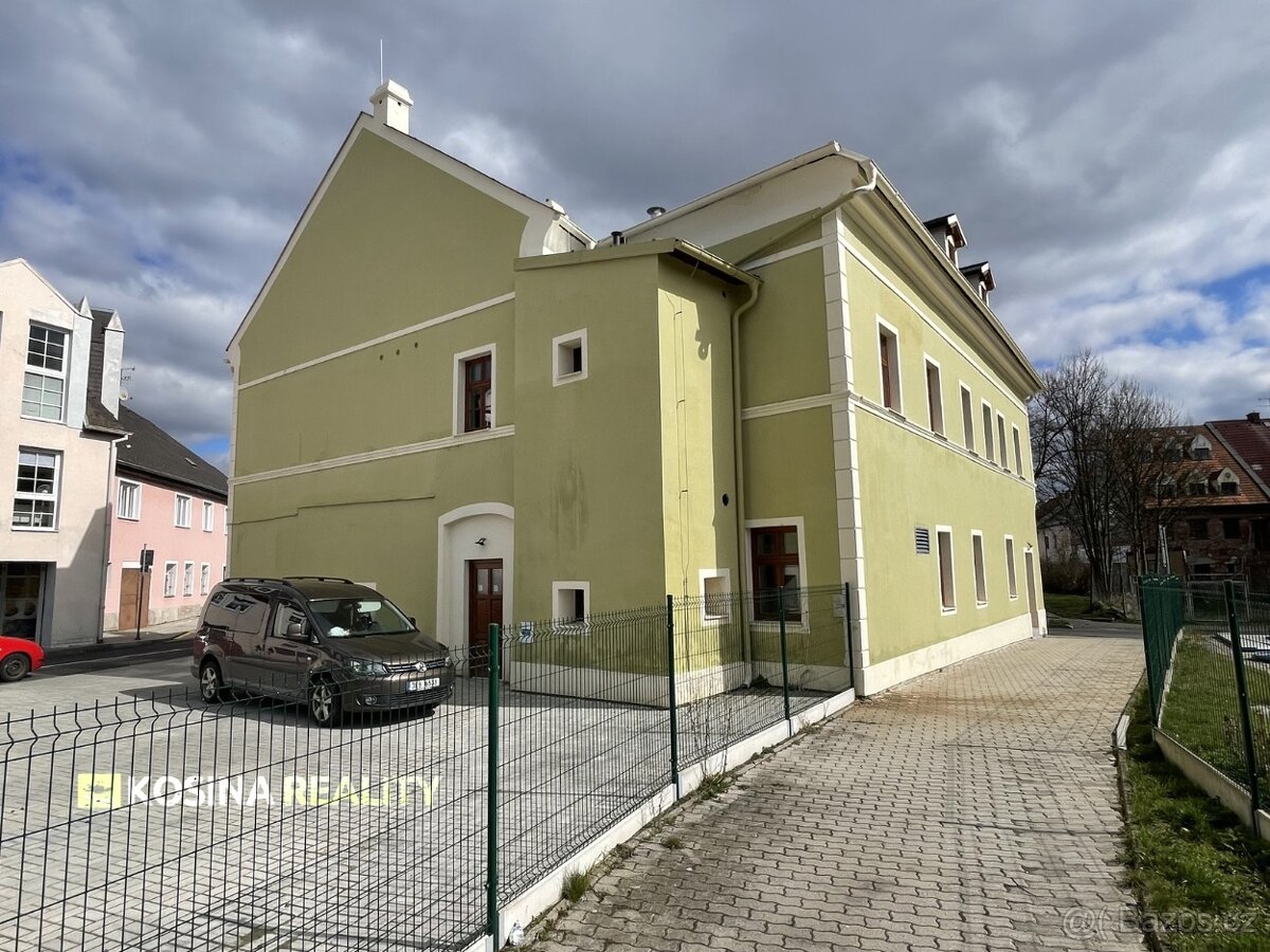 Byt 2+kk, Hroznětínská 148, Ostrov - 12