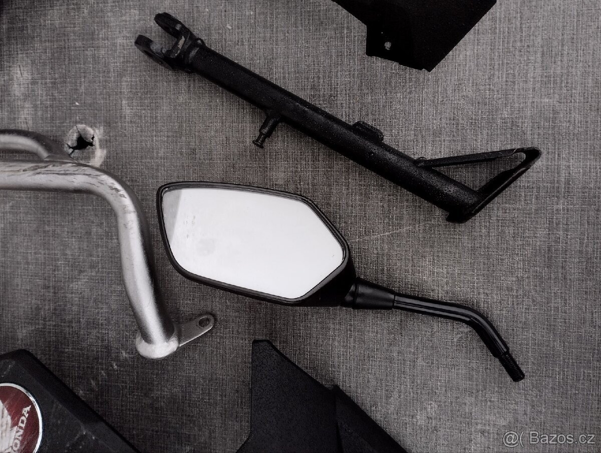 Nádrž Honda Africa Twin 1100 + poškoz. díly - 12