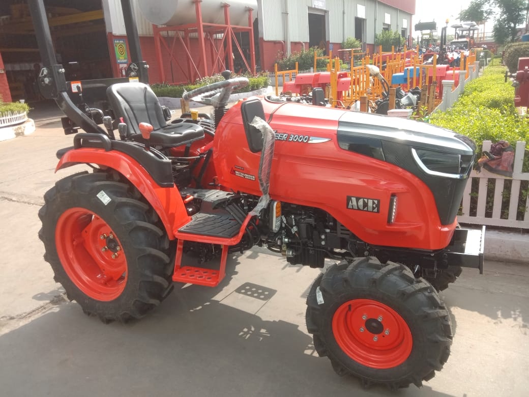 Nový malotraktor s SPZ - 12