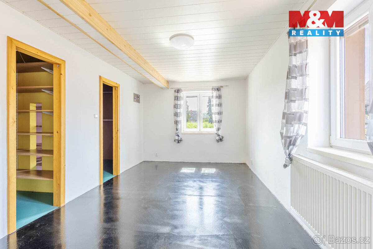 Prodej rodinného domu v Holanech - 12