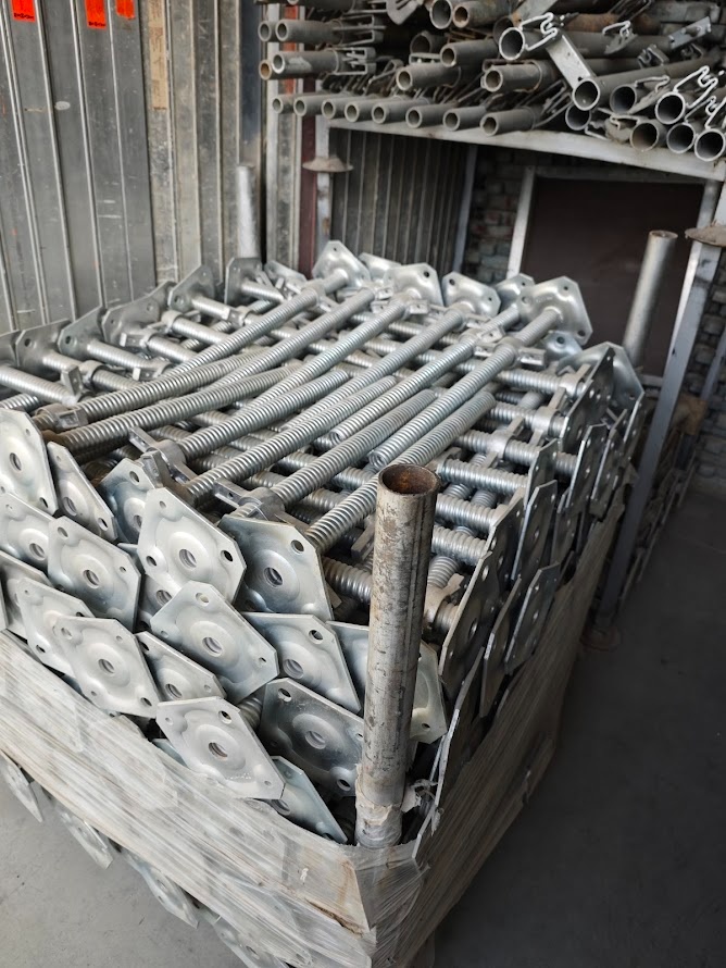 Prodám lešení Layher blitz 73 HLINÍKOVÉ 100m2 (Alfix) - 12