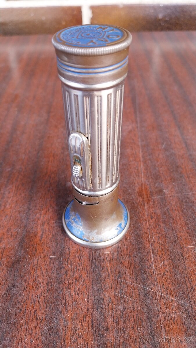 Staré retro baterky svítilny - 12