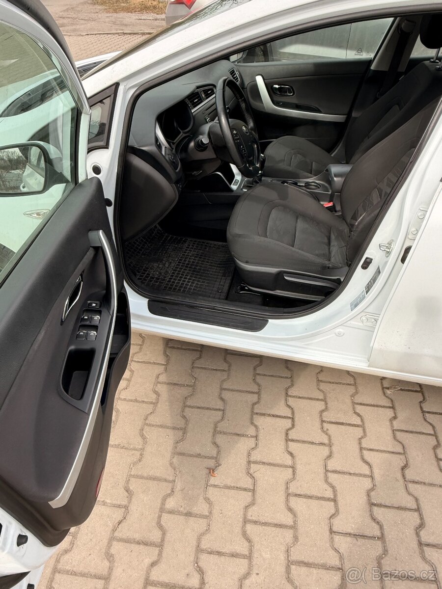 Kia Cee´d, 1.4 CRDi Comfort Plus - 12
