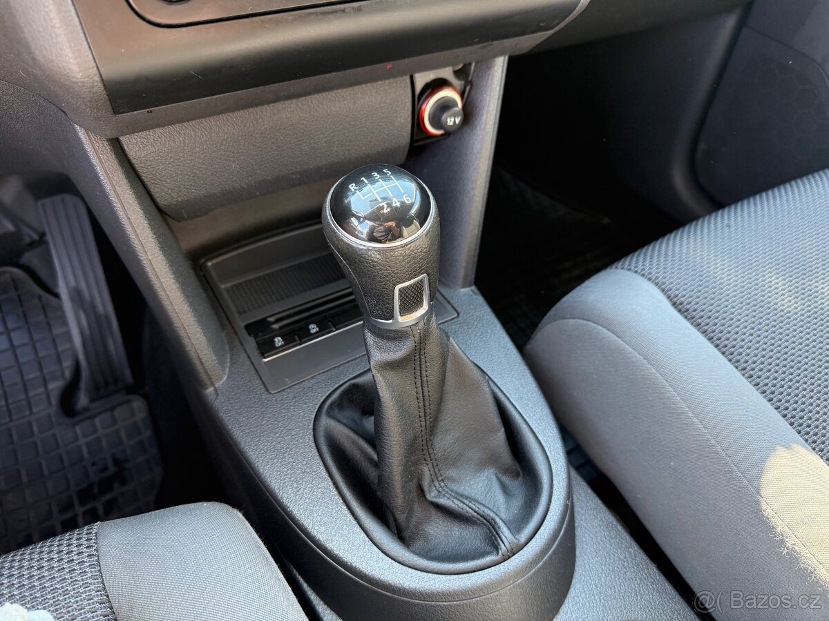 Volkswagen Touran 1.6 tdi - 12