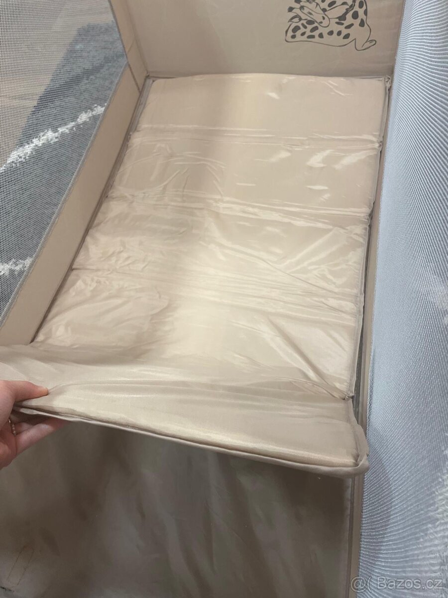 Cestovní postýlka - 12