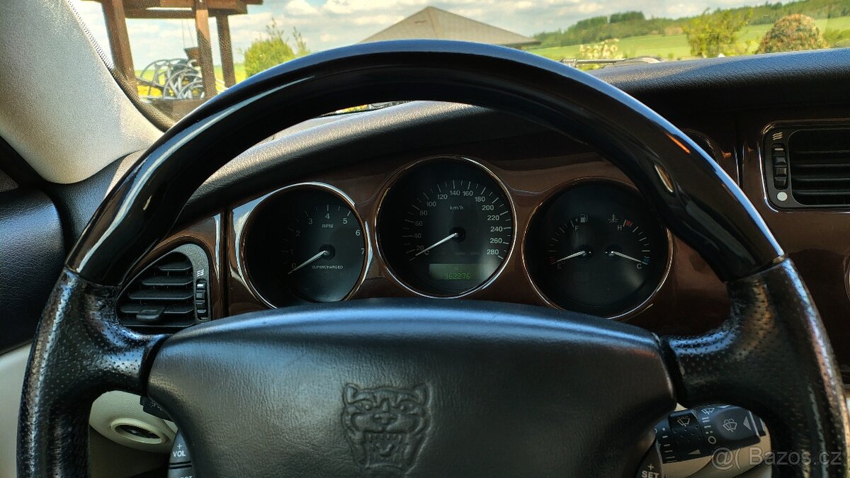 Jaguar XKR 4,2l - 12