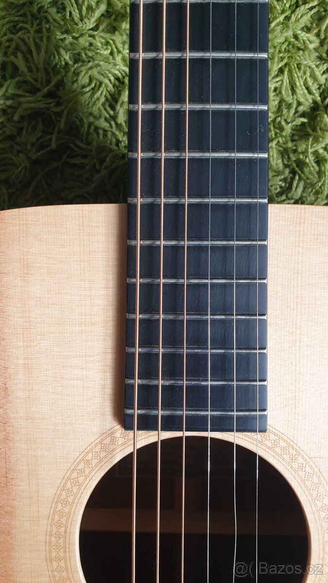 Akustická kytara Dowina D-S - 12