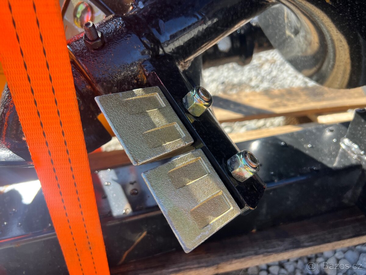 půdní vrták noví na smykovy nakladač - 12