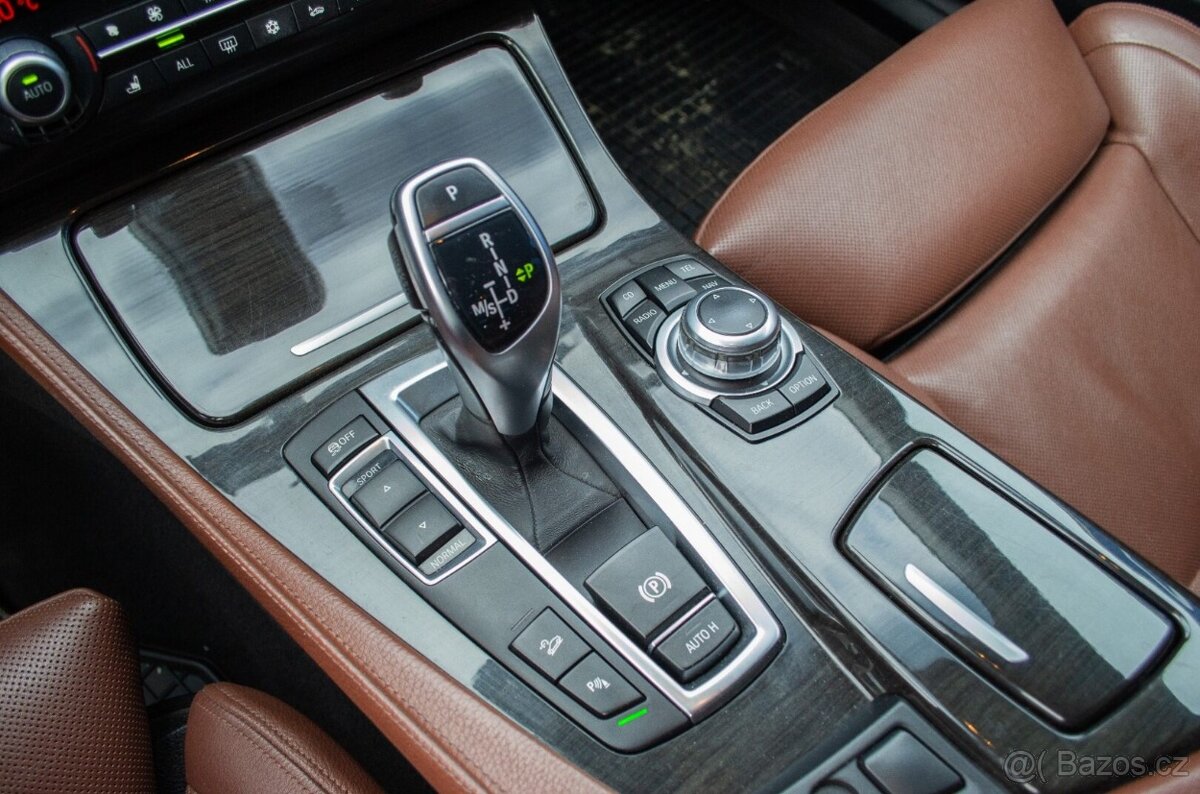 BMW Rad 5 F11 Touring 530d xDrive - 12