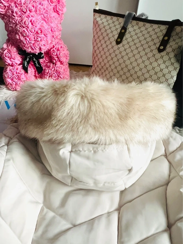 Reserved krásná luxusní moderní bunda s velkou kapucí - 12