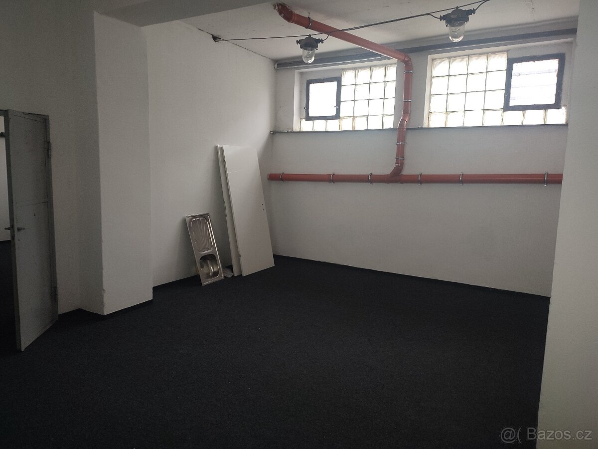Sklad s kanceláří v Říční ulici v Lounech - 12