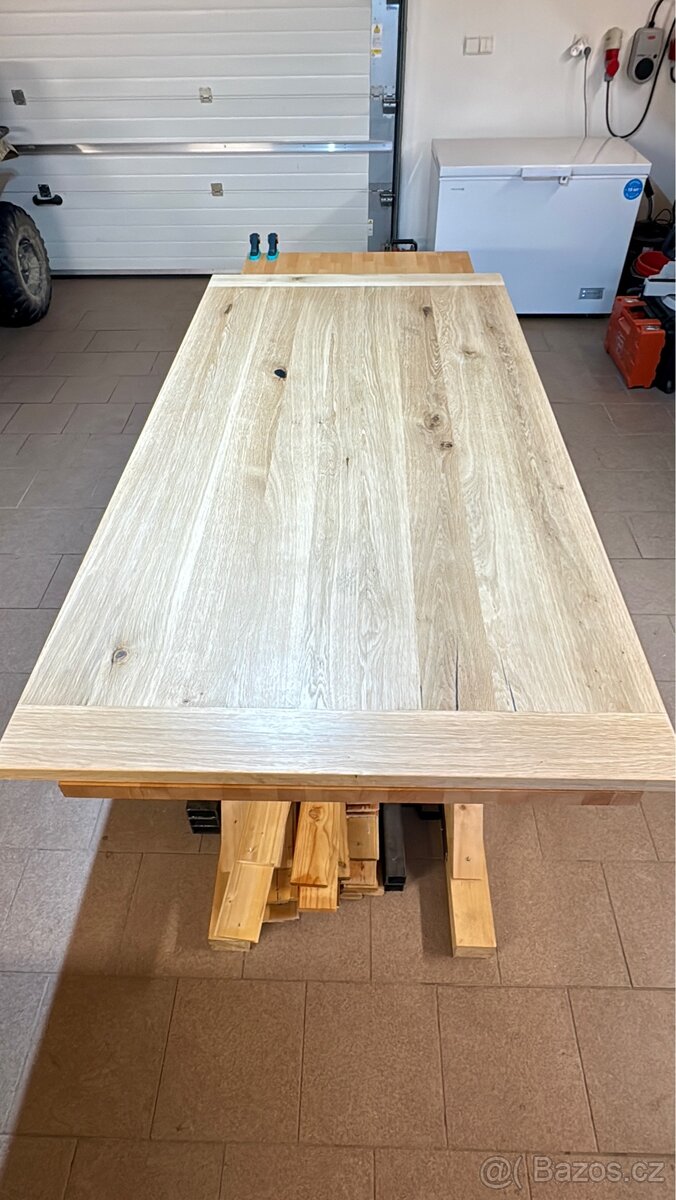 Masivní stůl - 12