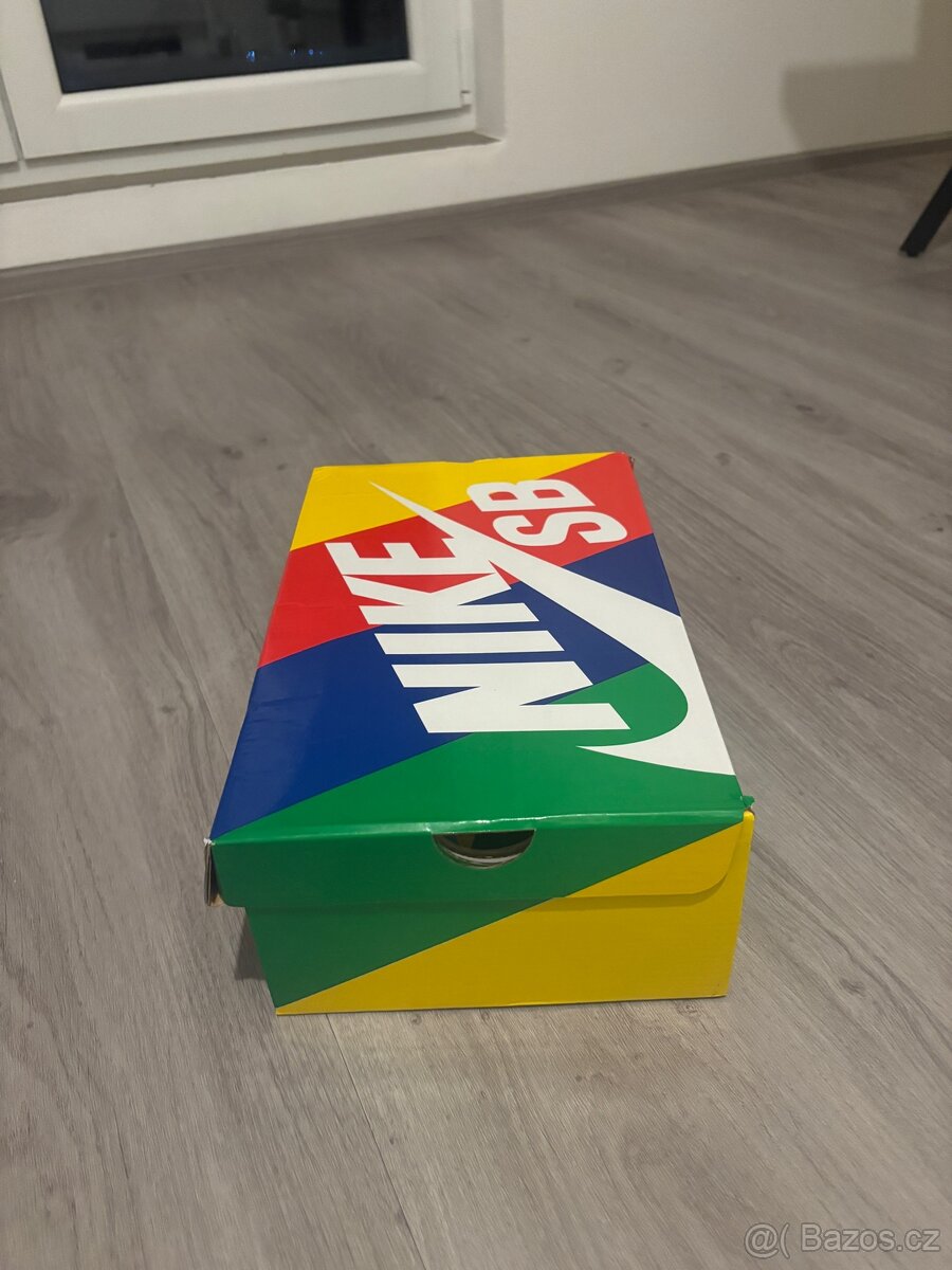 Nike SB Dunk Low Ben & Jerry's - 12