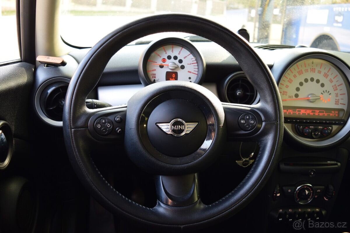 Mini Cooper R56 1.6benzín 90kW 2010 3dv. M6 - 12