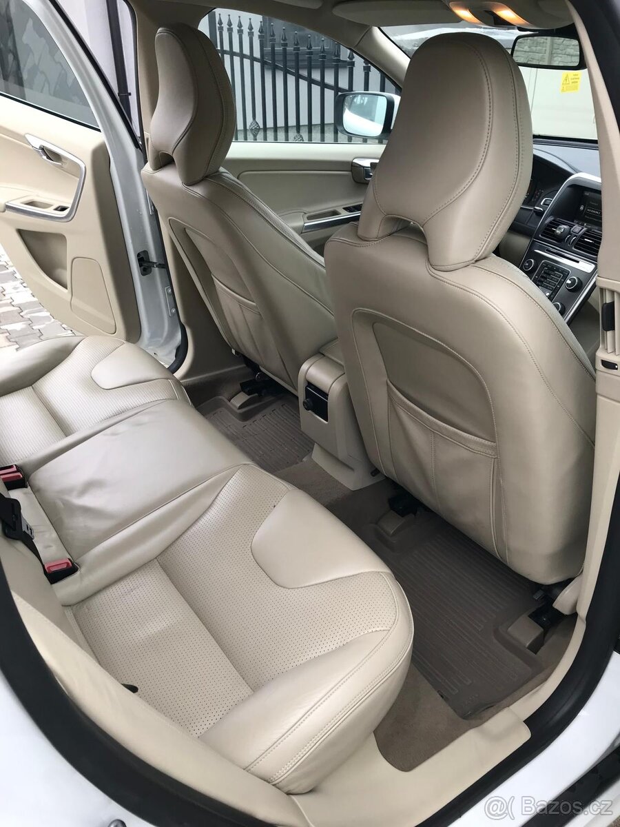 Volvo xc 60 D5 - 12