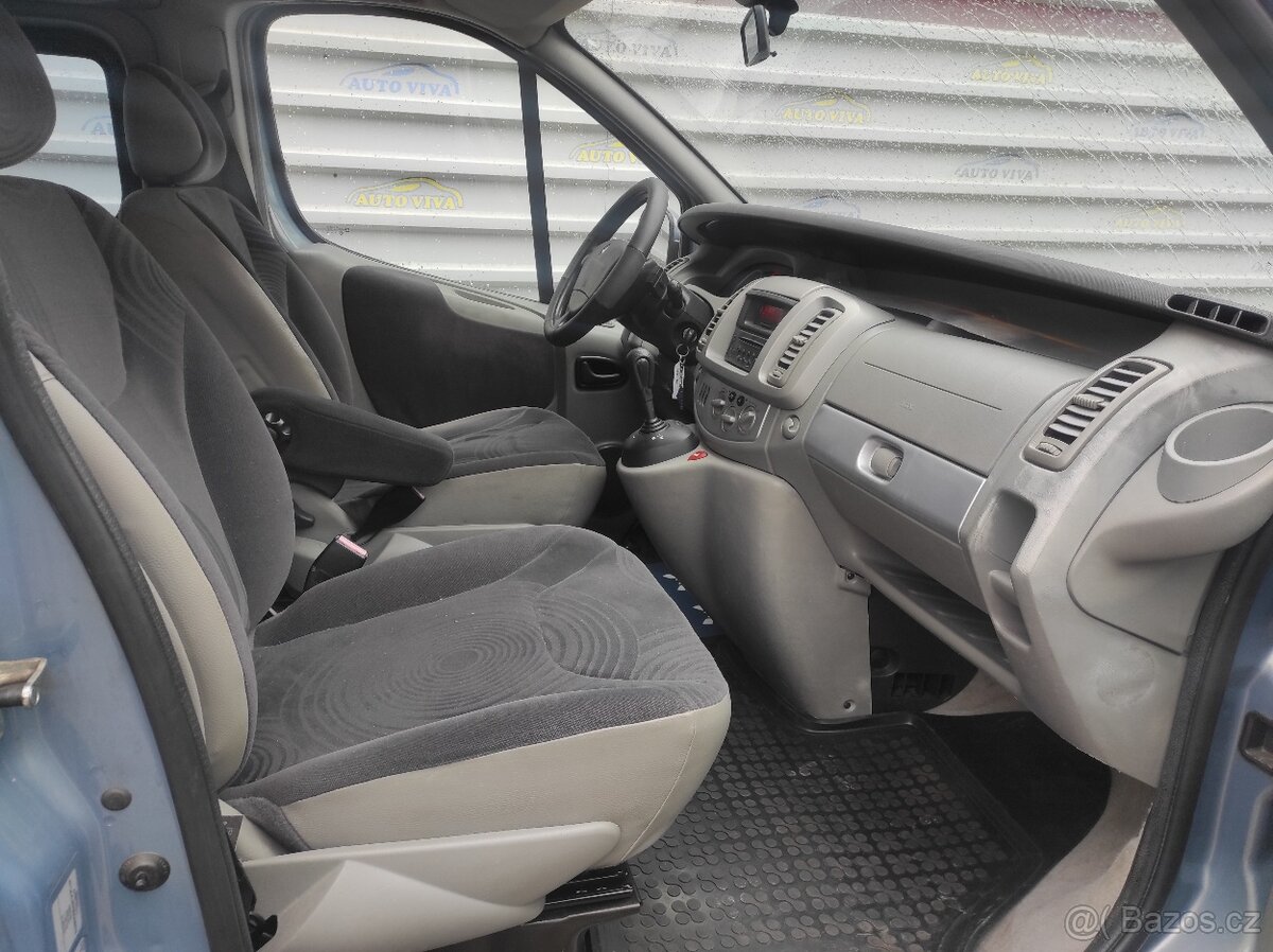 Renault Trafic, 2,5dCi 107kW Passenger 7 míst - 12