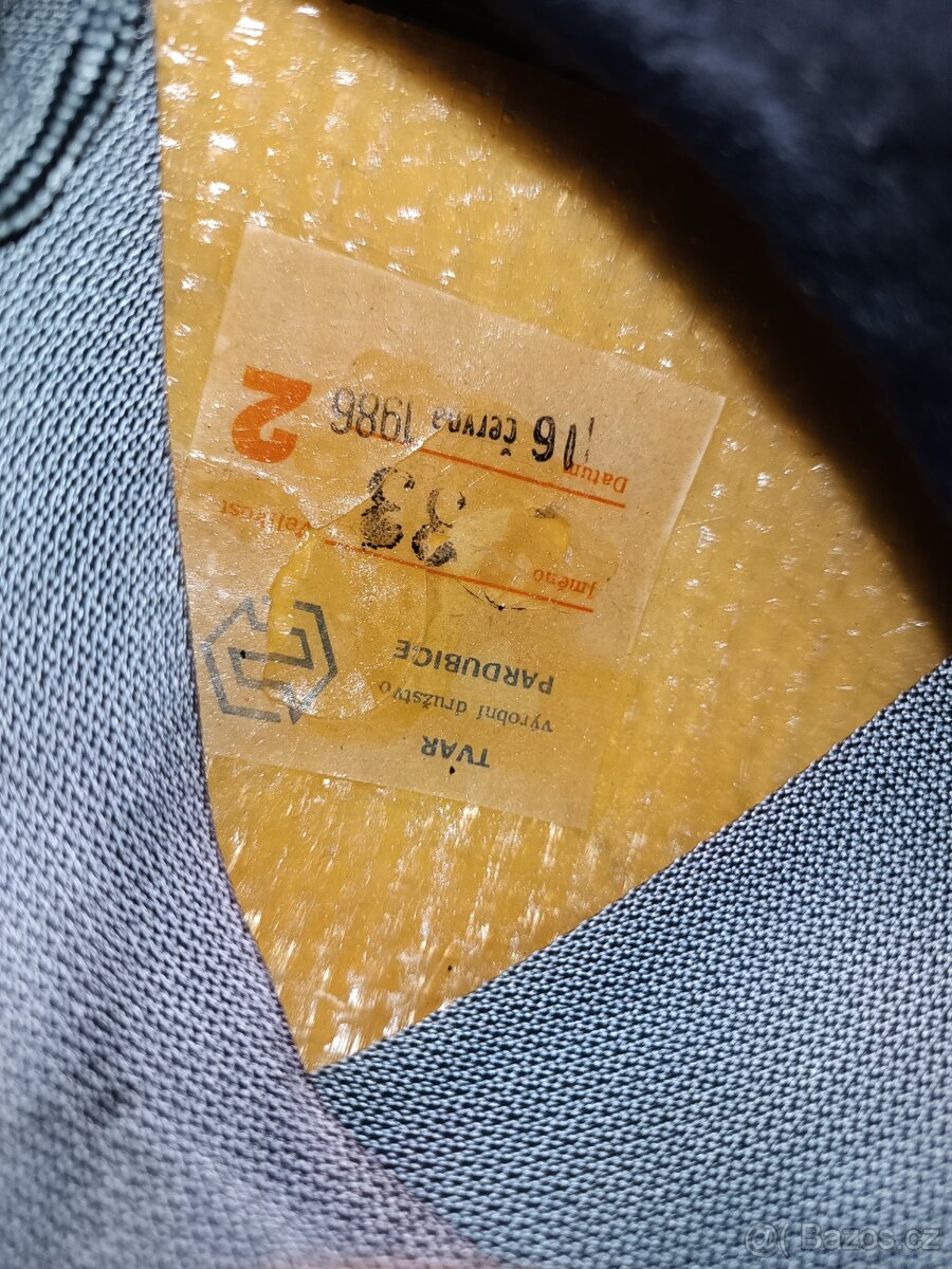 Stará helma, přilba - regulovčík - 12