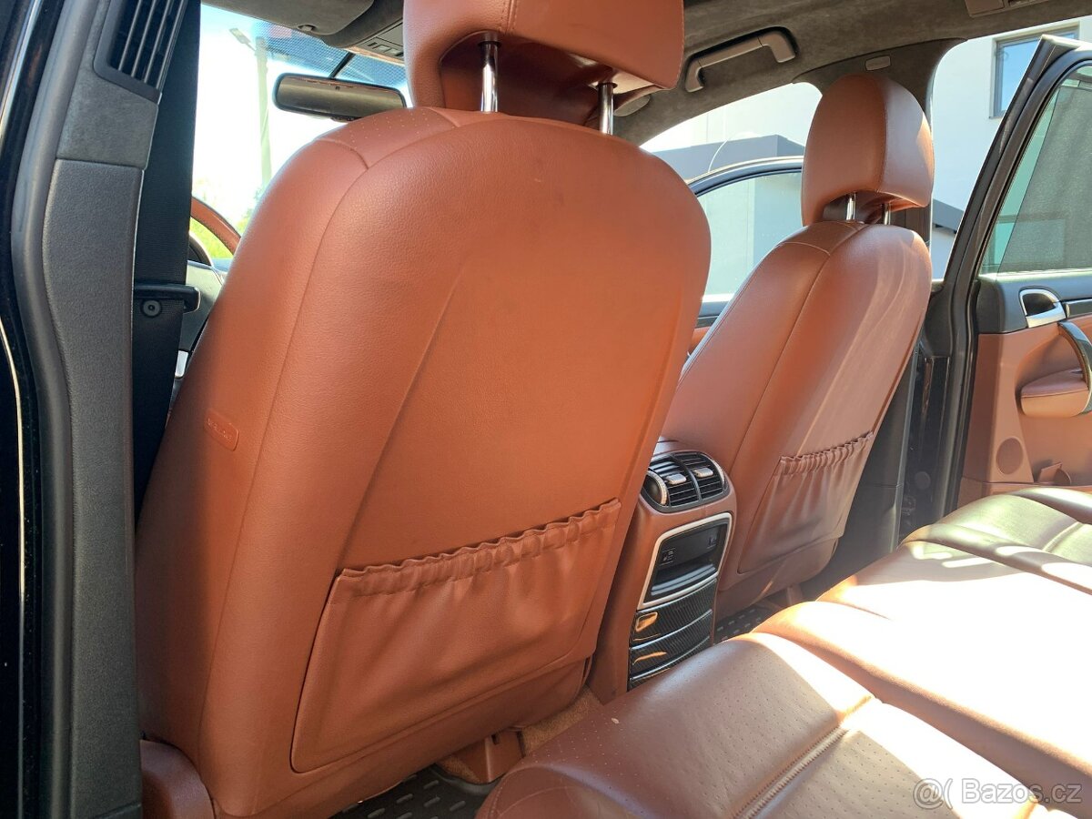 Porsche Cayenne Turbo Tiptronic - 12