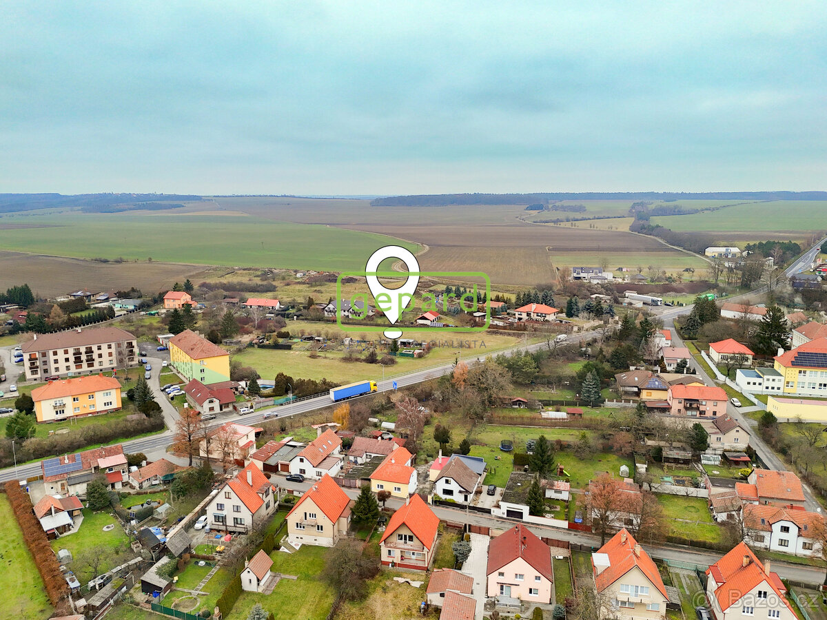 Prodej stavebního pozemku 3063 m² - 12