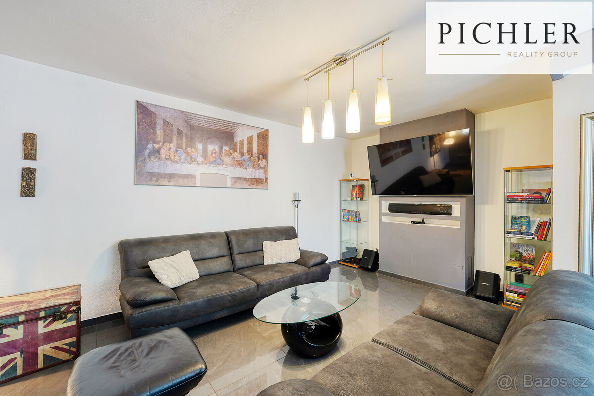 Prodej rodinného domu s bazénem, 4+kk, Vejprnice - ul. Nová - 12