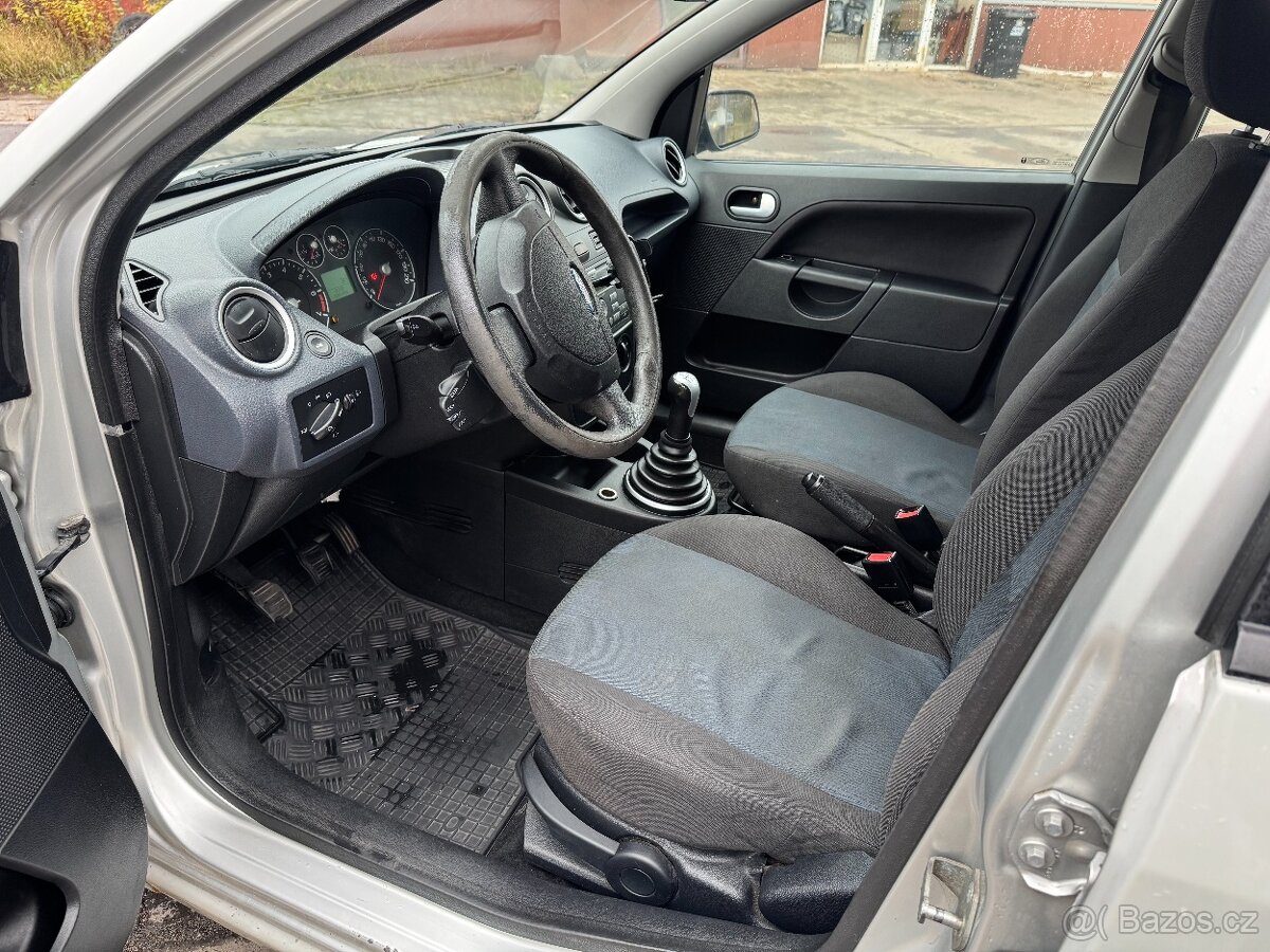 Ford Fiesta, 1.4 59kW, couvací kamera, klima - 12