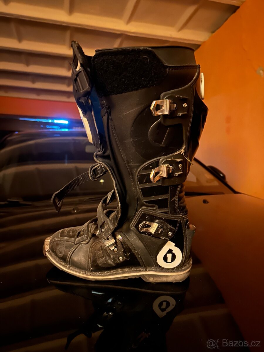 MX- Helma -Štít-Boty-Brýle - 12