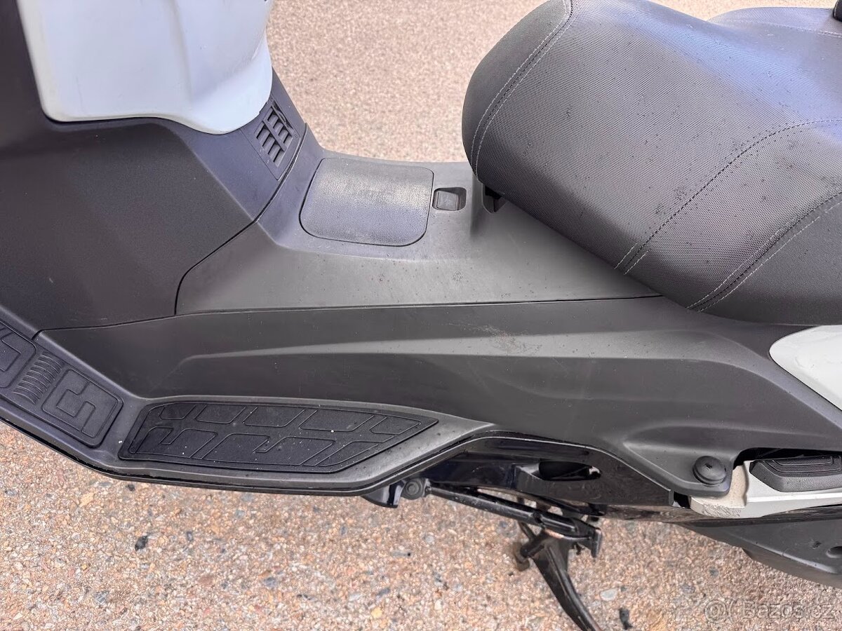 2013 SYM MAXSYM 400 i ABS , po servisu - 12