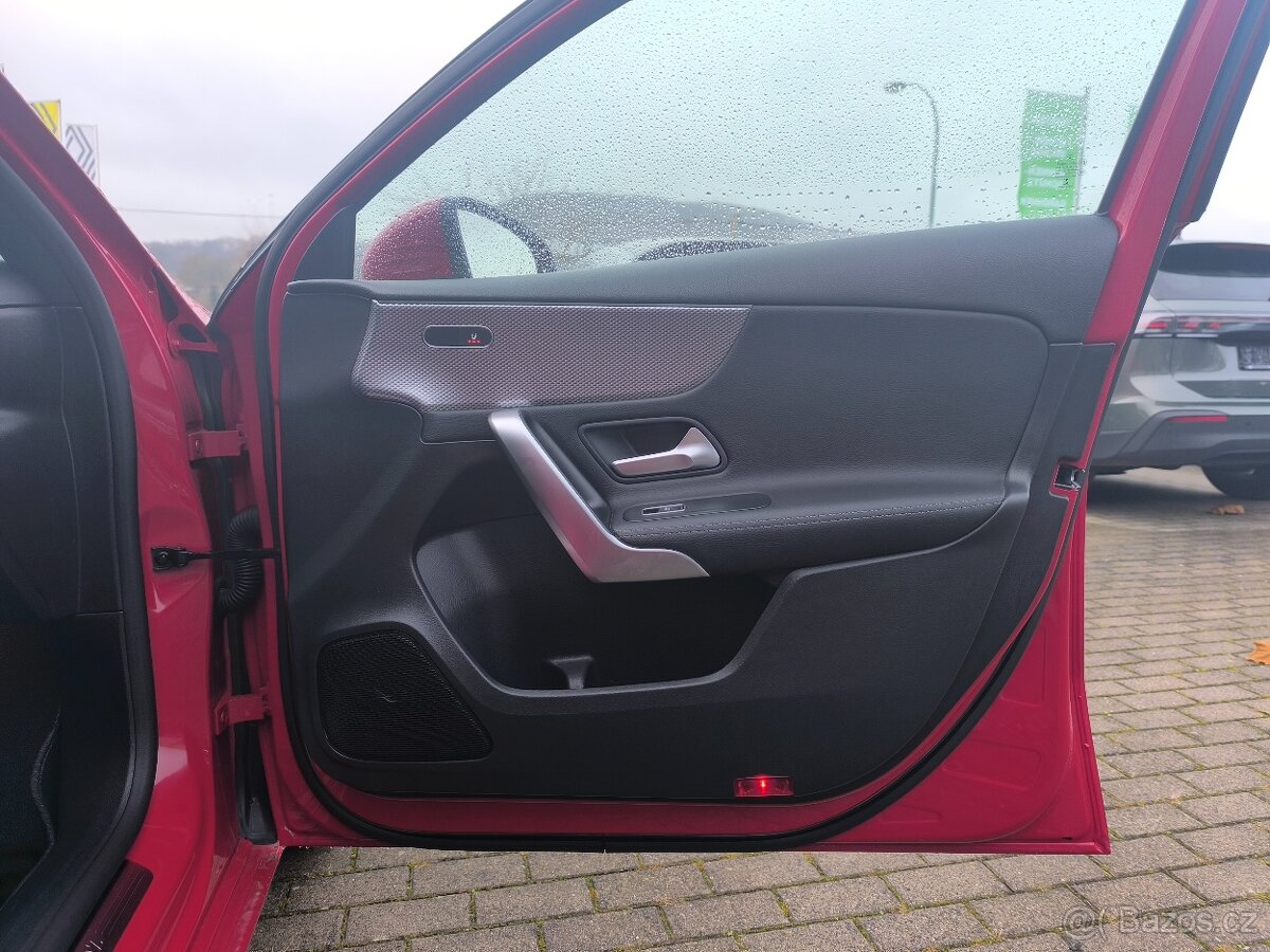 Mercedes-Benz třídy A 220 CDi 4matic Premium+ Business Paket - 12