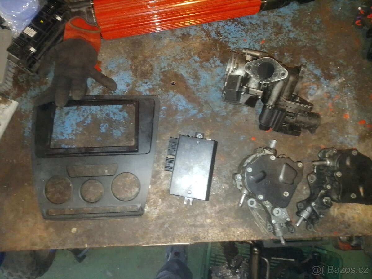 Škoda Octavia 2 náhradní dily - 12