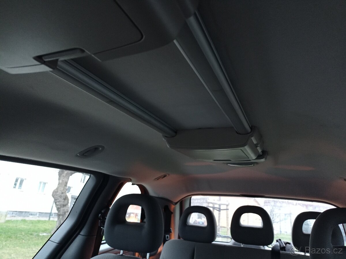 Chrysler Voyager 2.8 crdi, klimatizace ,7 míst. - 12