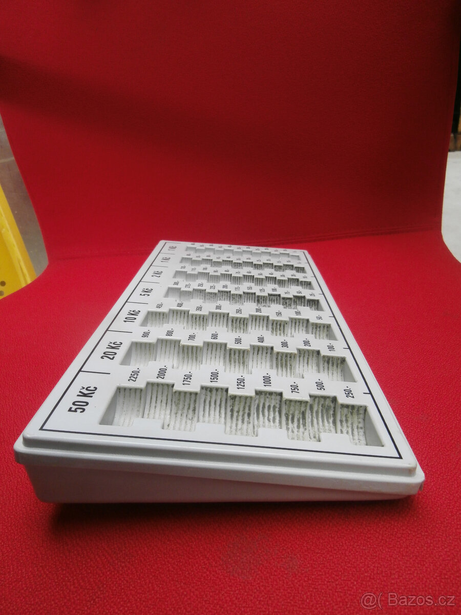 Mincovníky pokladní plastové použité za 300 kč - 12