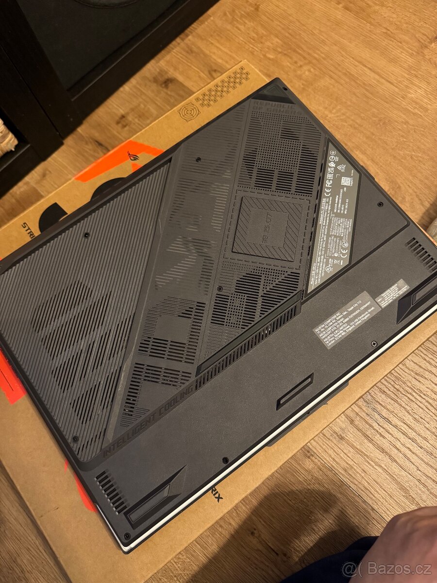 240Hz ASUS ROG i9 14900HX ,1TB SSD,32GB RAM,RTX 4060 8GB - 12