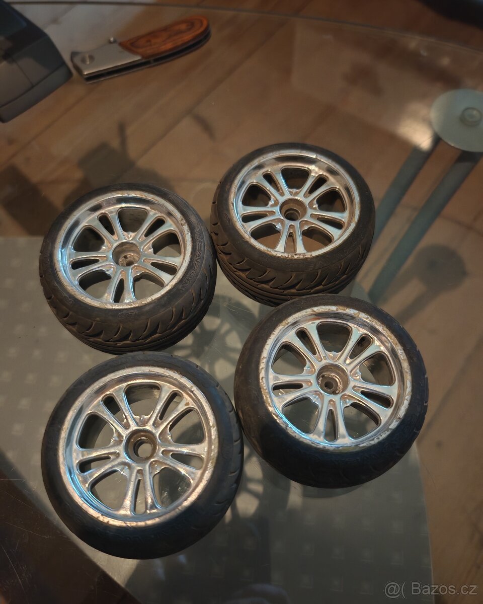 Rc kola na 1:10, disk 2.2 palce (56 mm). - 12