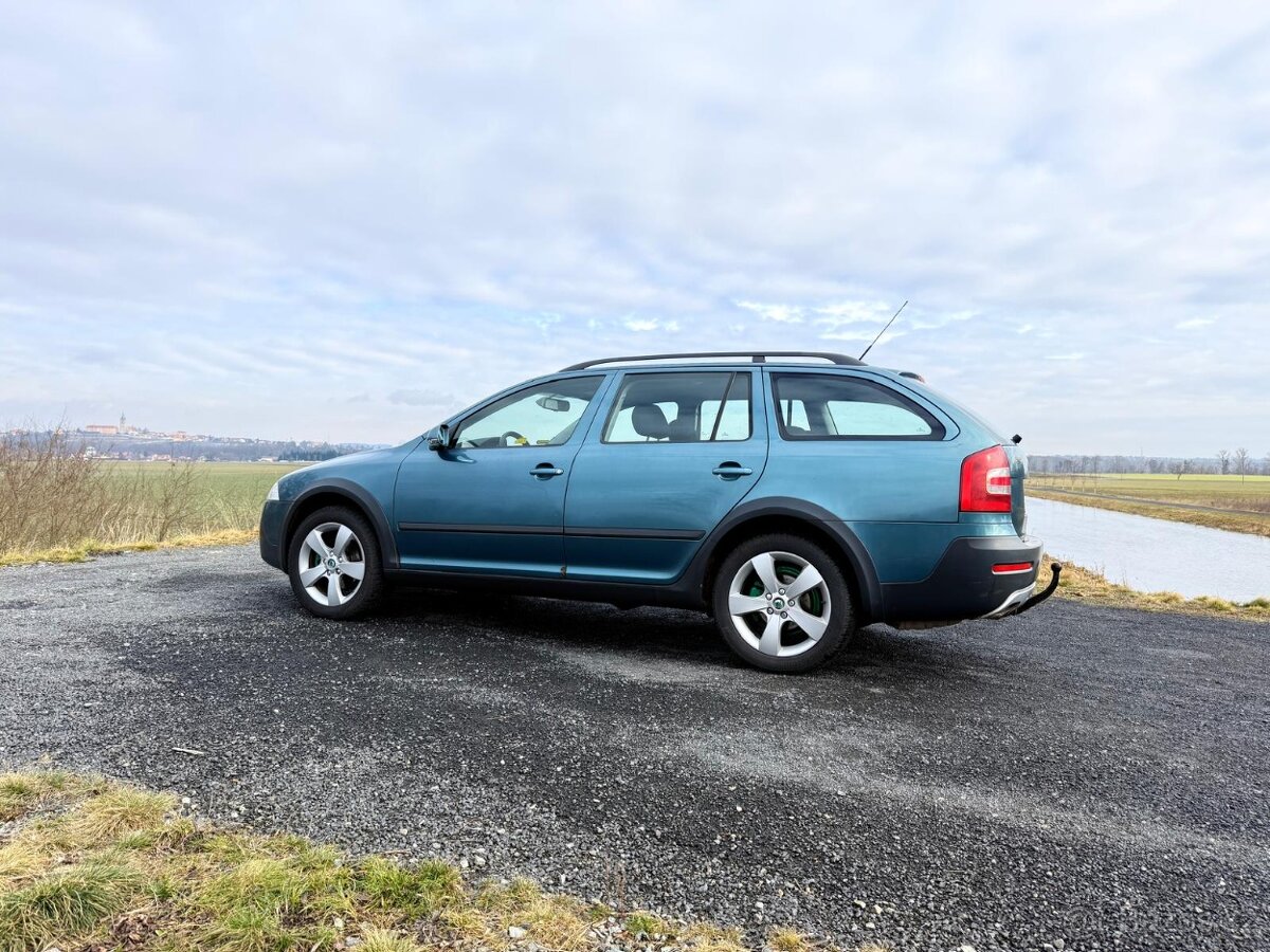 Škoda Octavia Scout II TDi - 12