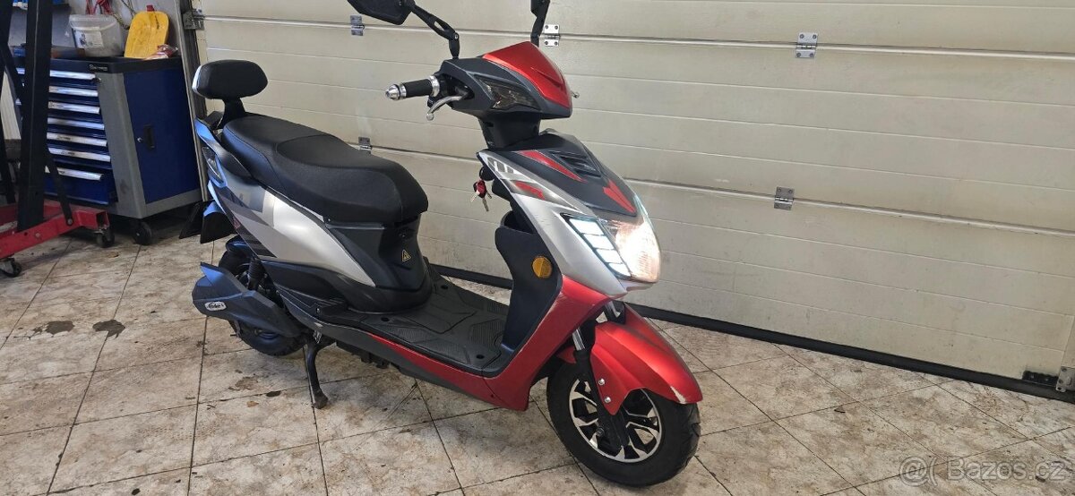 Sunra LEO 2kw elektro skůtr rok-2019 - 12