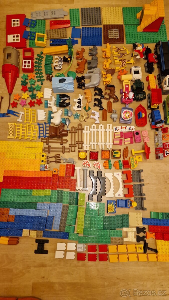 Souprava LEGO Duplo, mnoho figurek, zvířátek a vozítek - 12