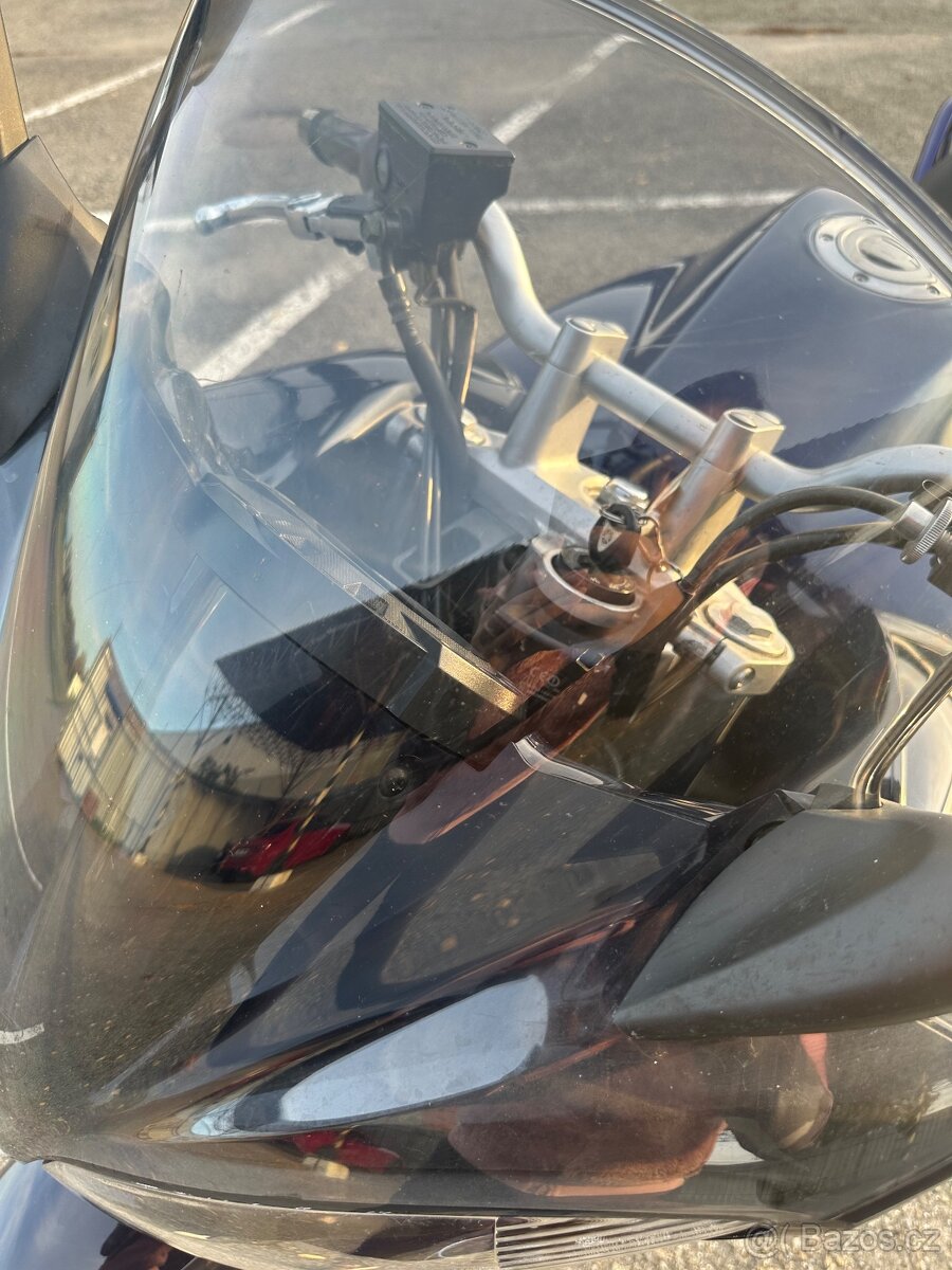 Yamaha Fazer 600 - 12