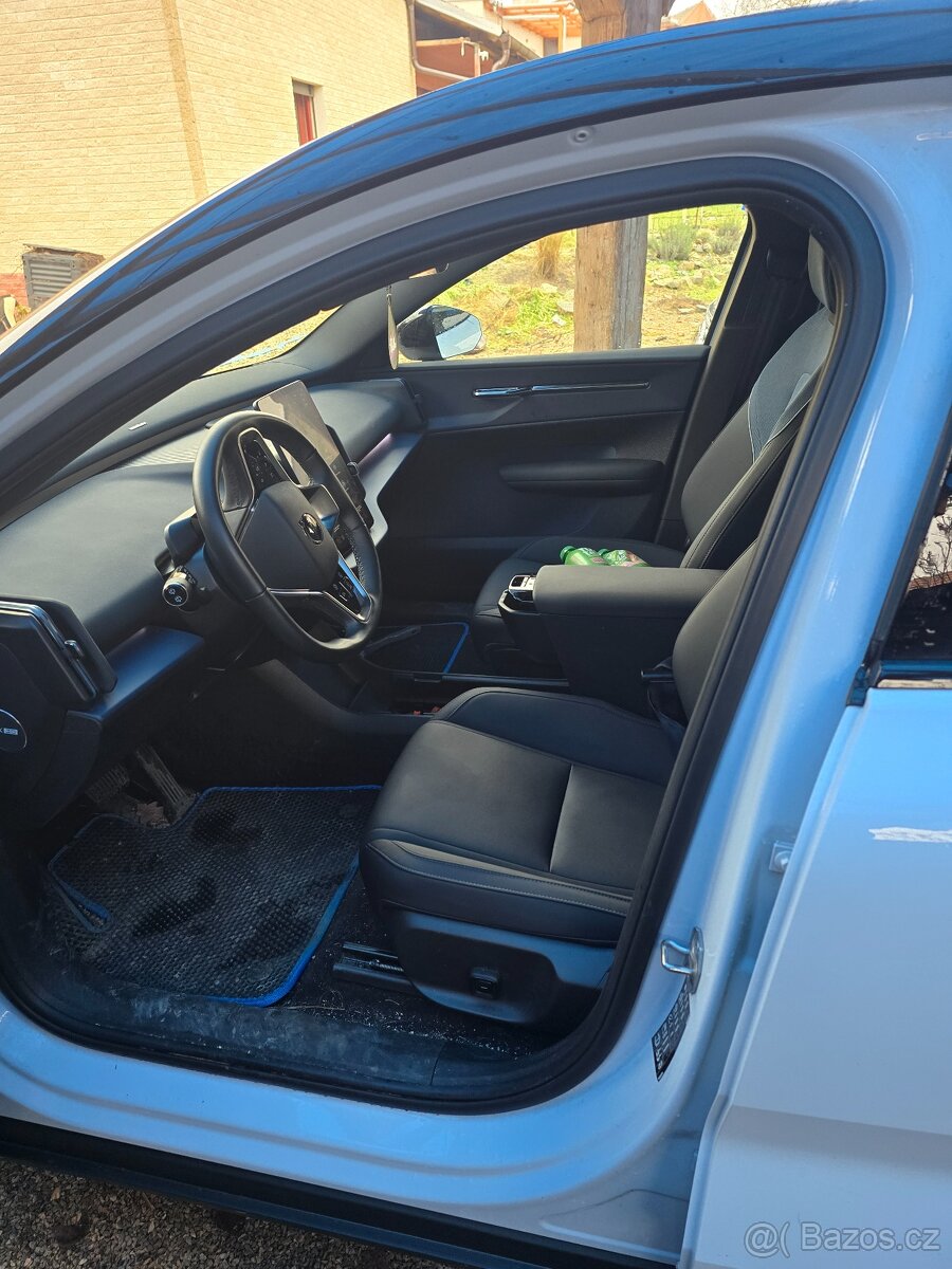 VOLVO EX30 PURE ELECTRIC SINGLE ENGINE XTENDED RANGE AUT PL - 12