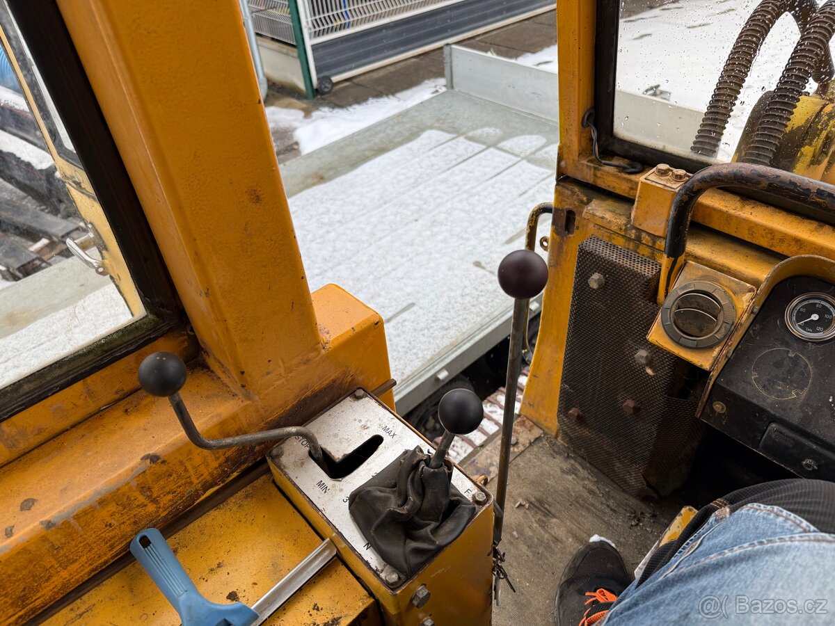 Prodám pásový nakladač Hamonag - 12