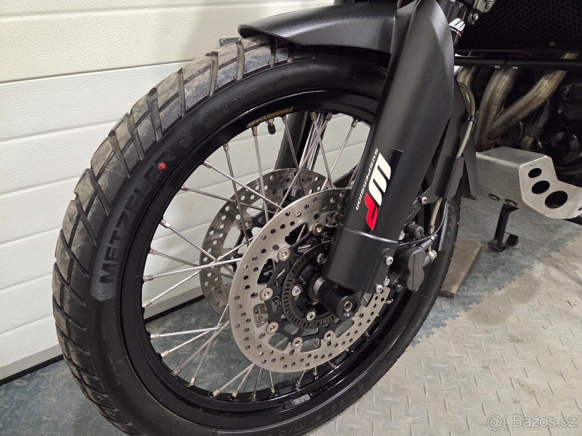 Triumph Tiger 800 XCX - 12