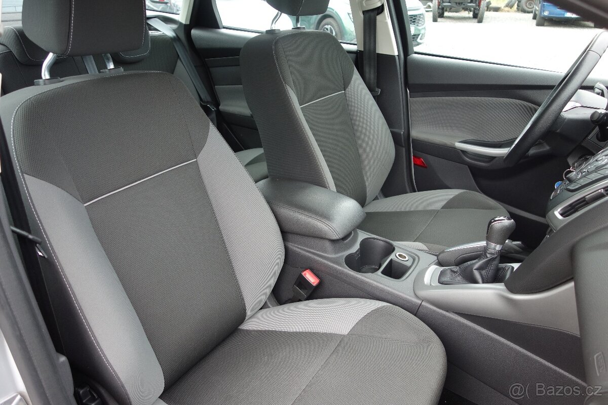 Ford Focus 1.6 TREND 77kW 2012 ČR - 12