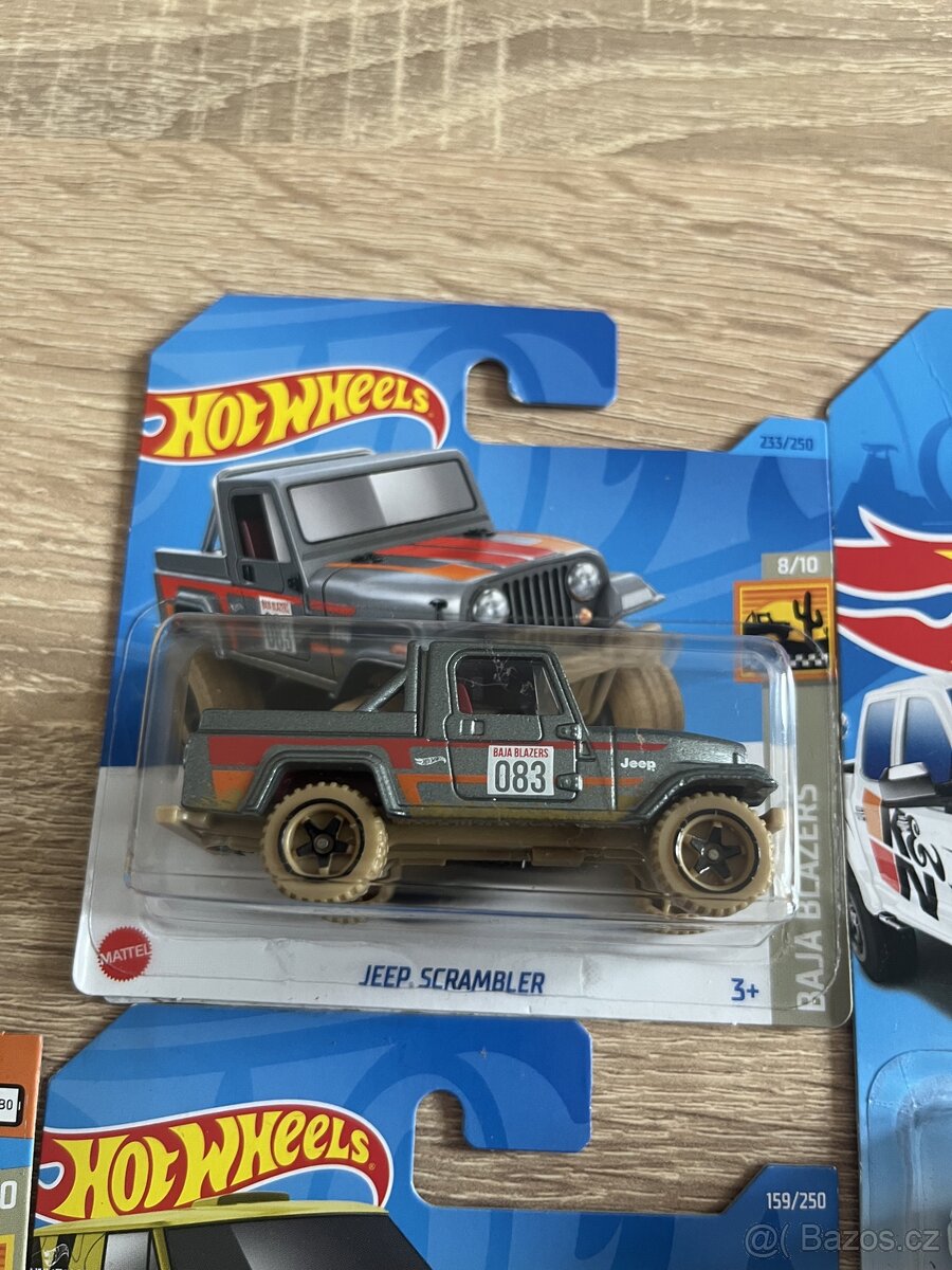 Hotwheels SUV - 12