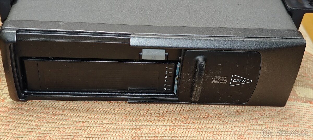 Autorádio Becker Traffic Pro + CD měnič Becker 6xCD - 12