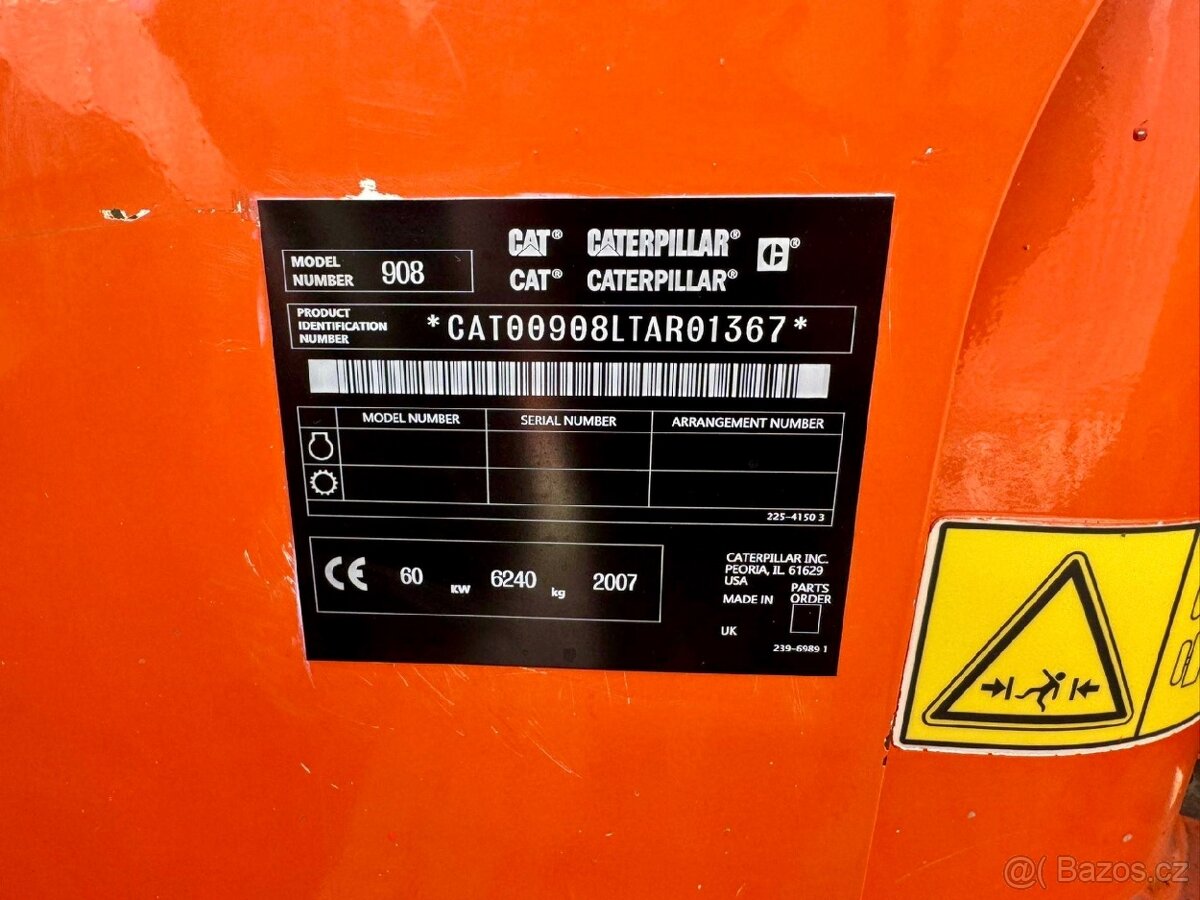 Kloubový nakladač CAT 908 - 12