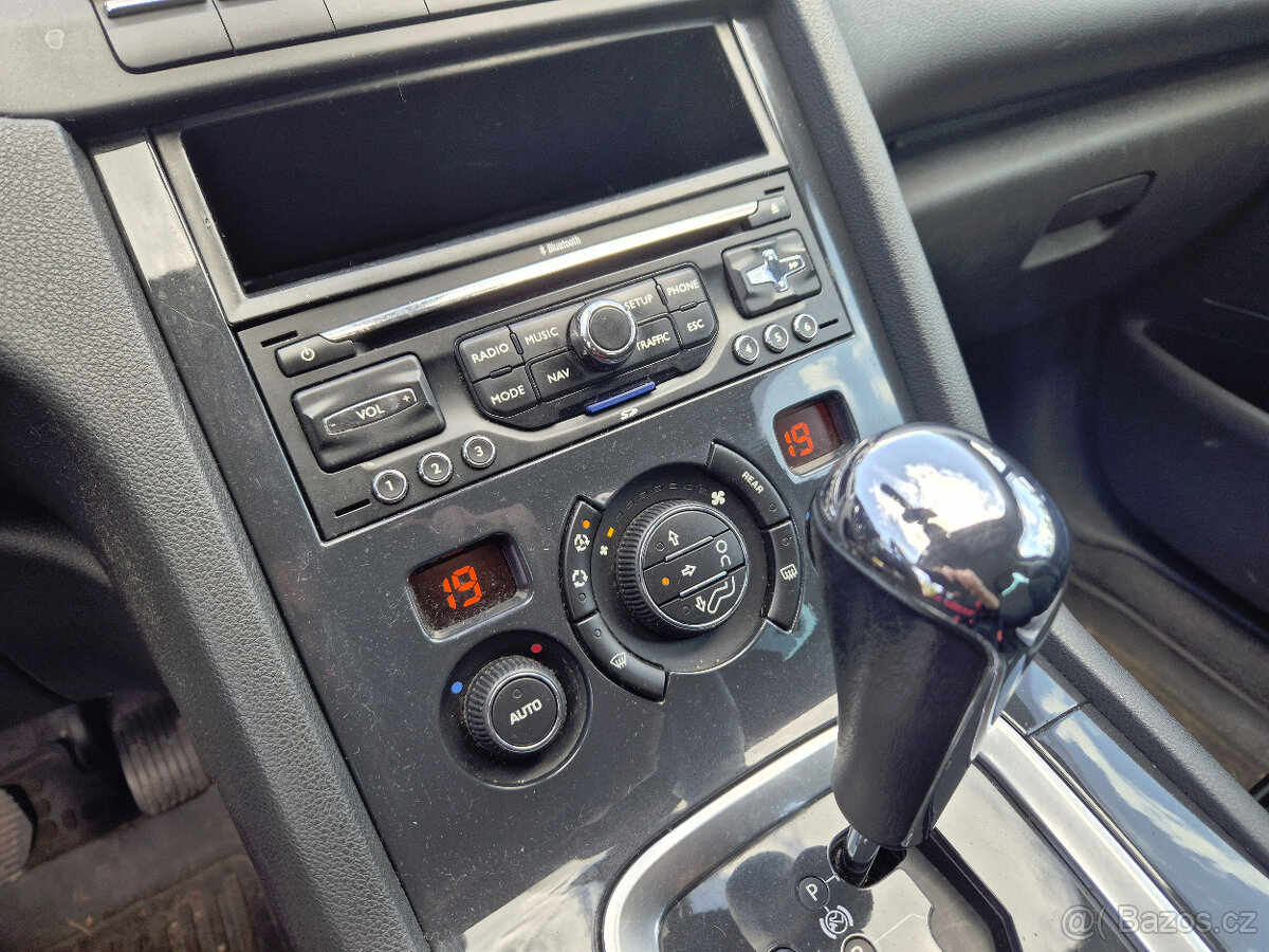 Peugeot 5008 1.6 THP - ZÁVADA - 12