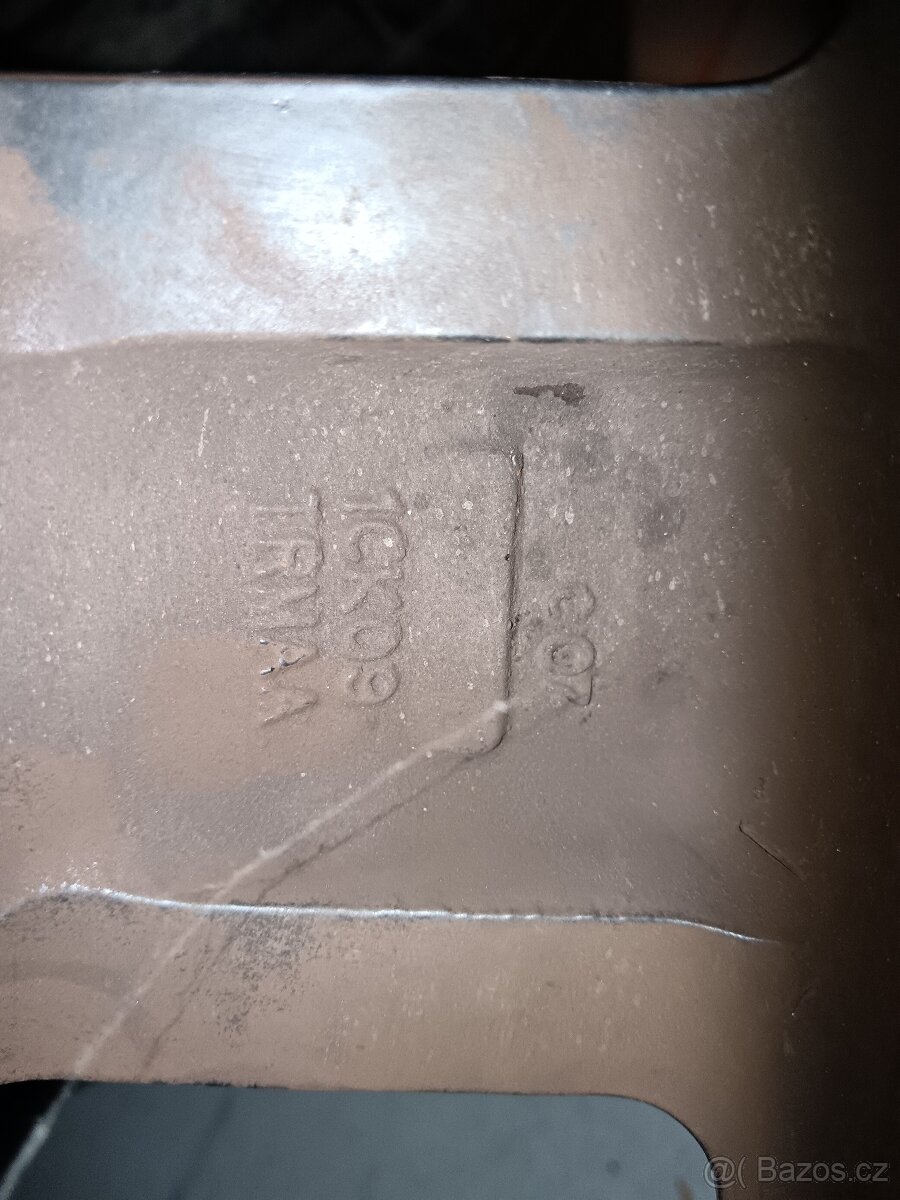 Extra Zánovní CELOROCNI 17" originál JEEP - 12