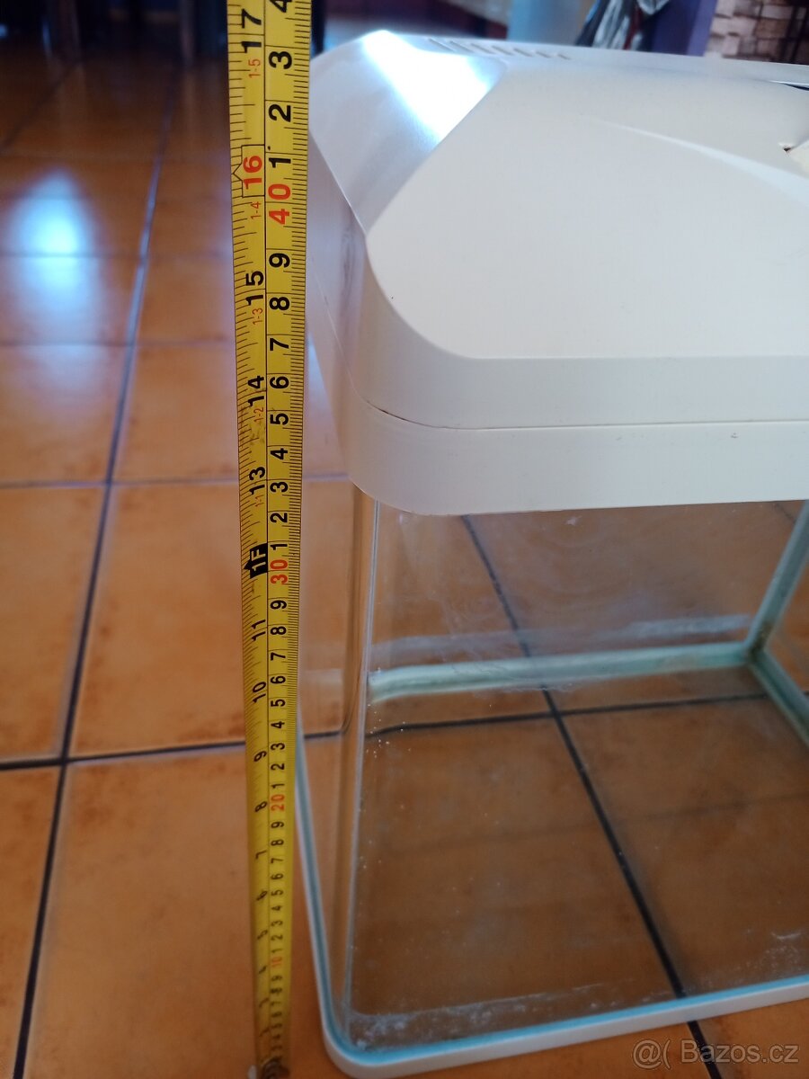 Prodám akvárko s světlením - 12