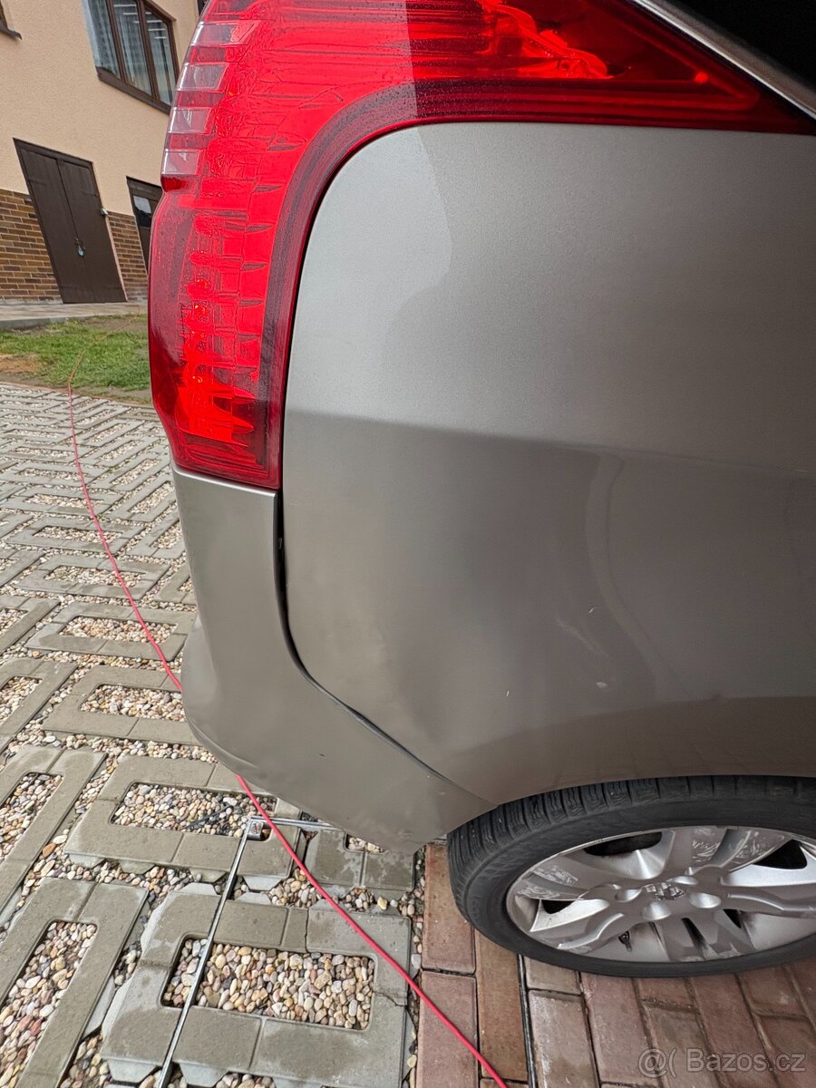 Peugeot 5008 1.9 HDi - automat - 12