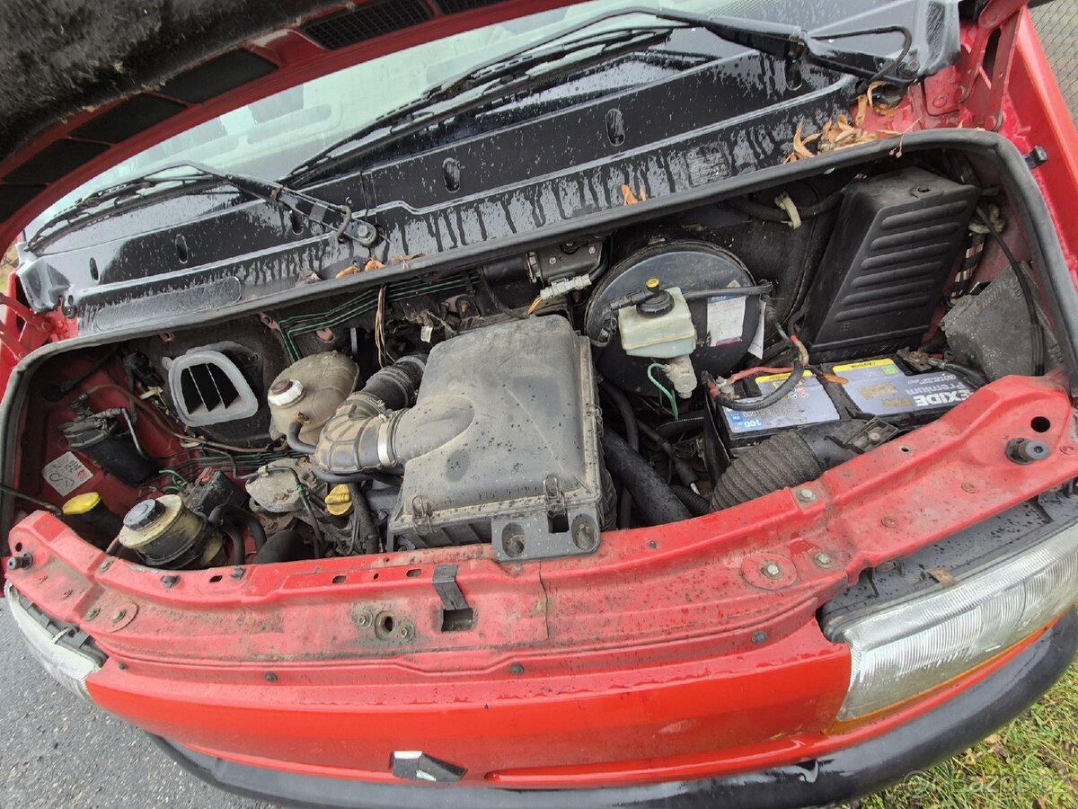 Renault Master 2,5 - 12