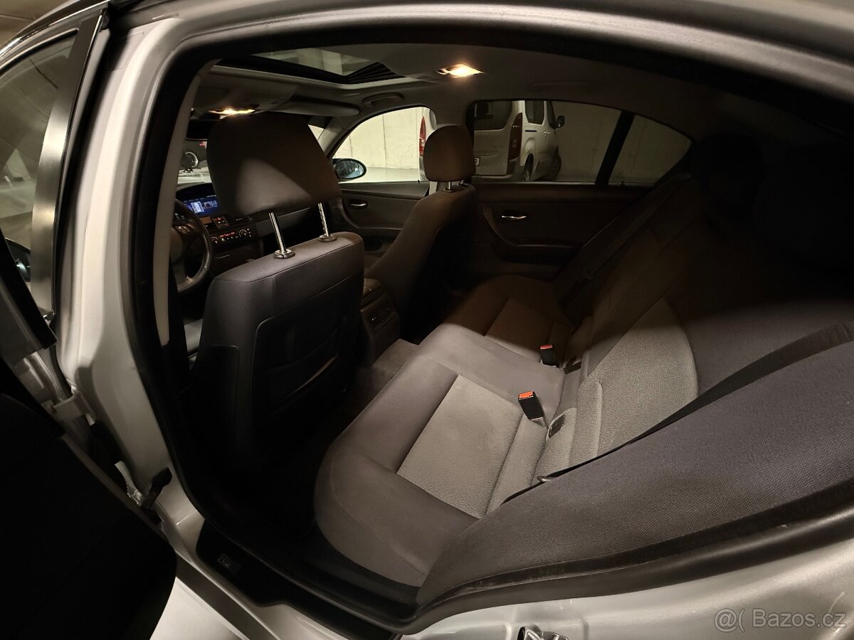 BMW E90 325i 2006 - 12